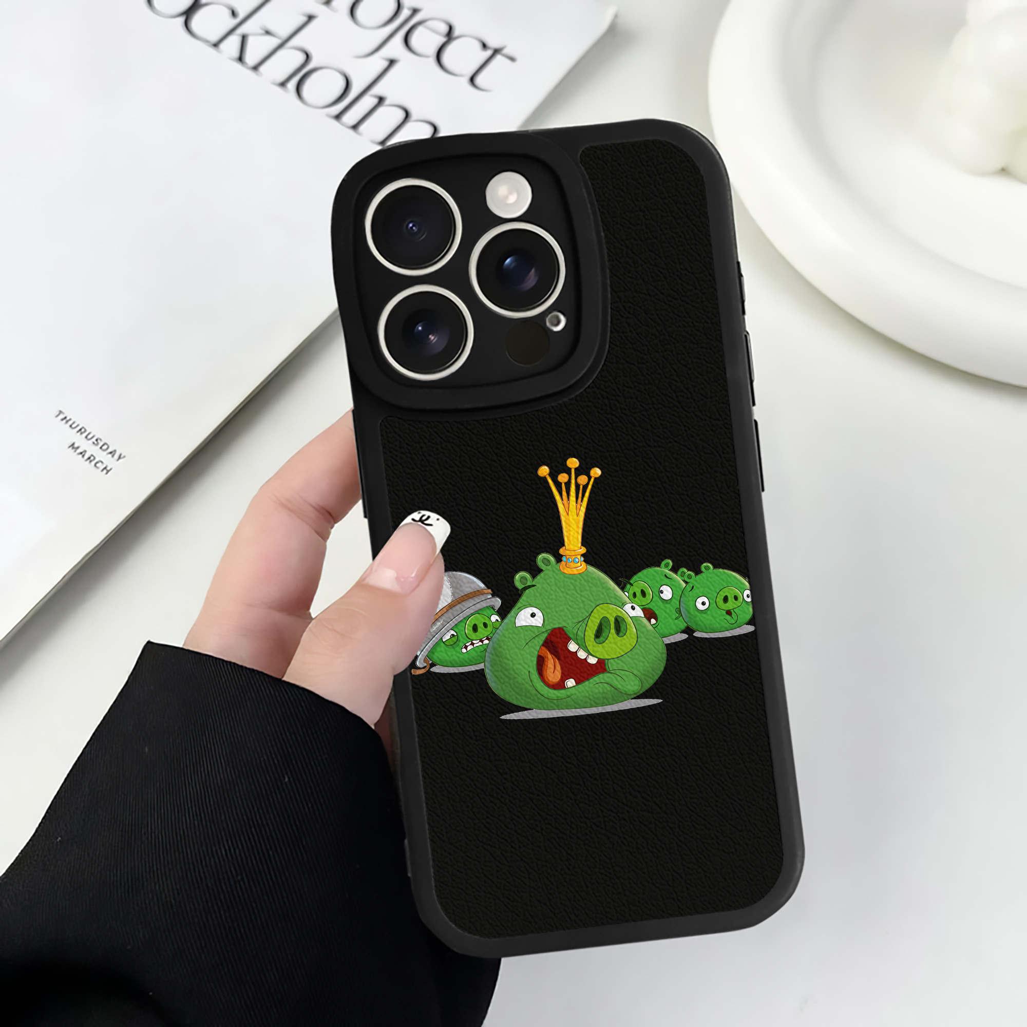 （画像用） Angry Birds アングリーバード 【iPhone 16シリーズ対応】シリコンスマホケース（レザー調） 材質：シリコン